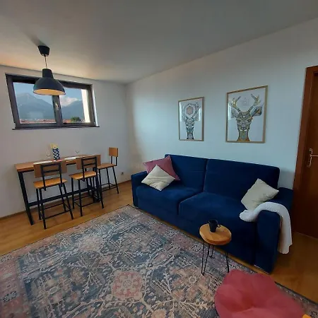 1-bdr Flat With Stunning Mountain View Lejlighed *