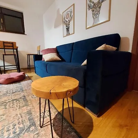 1-bdr Flat With Stunning Mountain View Lejlighed